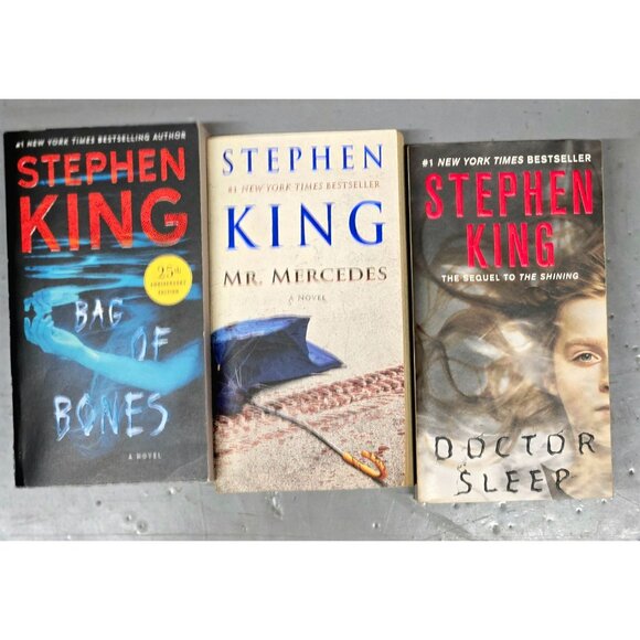 Lot of 3 Stephen King Tall Paperback‎ Books - Picture 1 of 1
